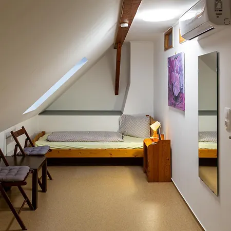 Hostel Napraforgó Turistaszálló *