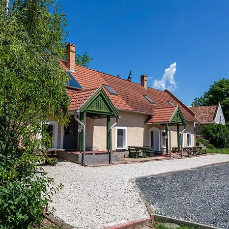 Napraforgó Turistaszálló Hostel Szentbékkálla